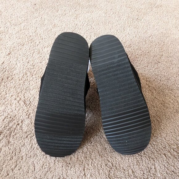 OLD NAVY Black Ugg Style Boots Faux Fur Size 8 NEW - Picture 9 of 10